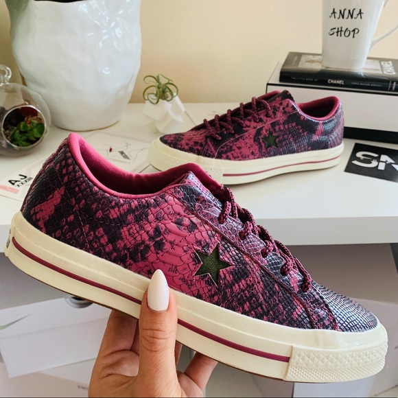 Nike Shoes - NWT converse one star OX snakeskin
